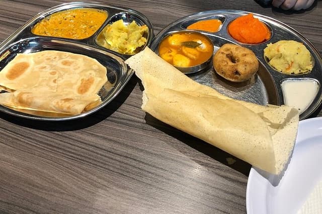The 10 Tastings of Kuala Lumpur With Locals: Private Street Food Tour