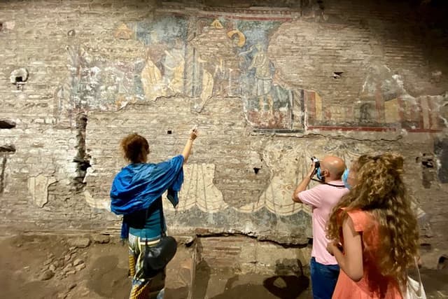 Small-Group Tour of Trastevere's Hidden Gems and Undergrounds