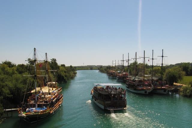 Antalya: Manavgat River Cruise, Waterfalls and Market Tour