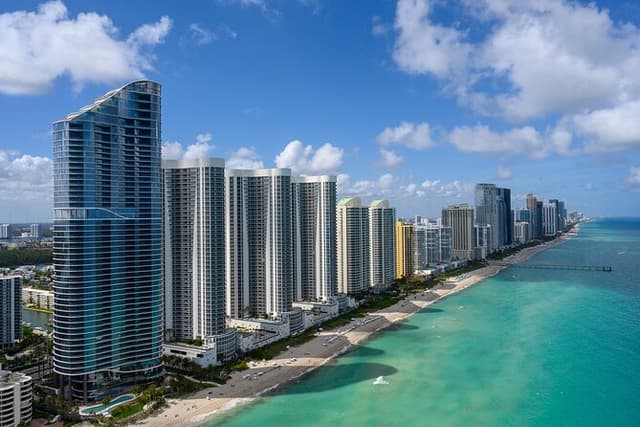 Helicopter Tour- Hard Rock Guitar, Miami & Gold Coast Tour