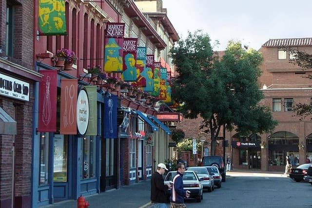 Historical Victoria Walking Tour