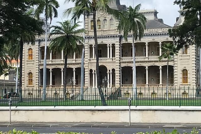 Private Pearl Harbor and Honolulu City Tour