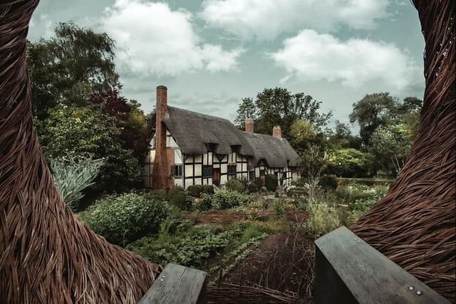 Stratford-Upon-Avon Audio Walking Tour: Shakespeare's Life