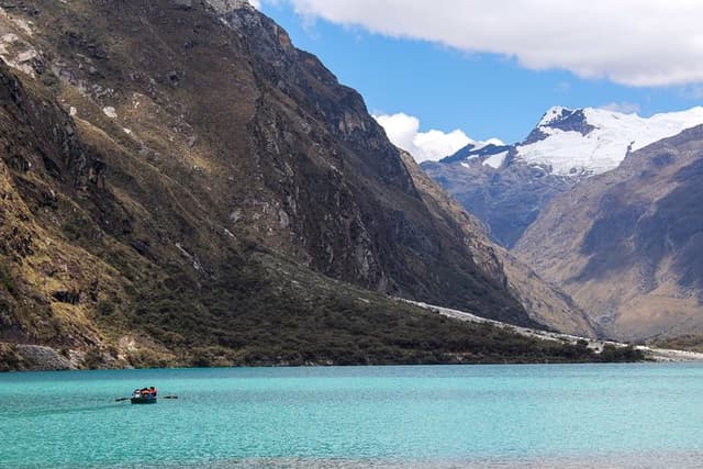 Full-Day Tour to Callejón de Huaylas and Llanganuco