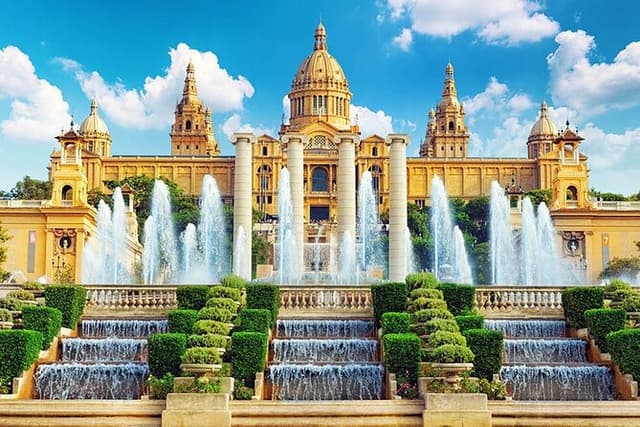 Barcelona Highlights Private Tour with Port or Hotel Transfers