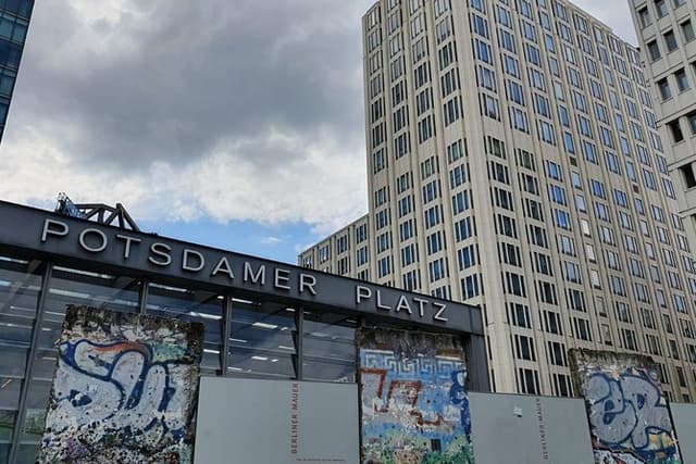 Potsdamer Platz: Cabaret, Culture and Communism - Private Virtual Experience