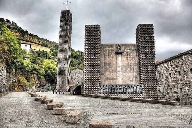 Oñati and Aranzazu from San Sebastian