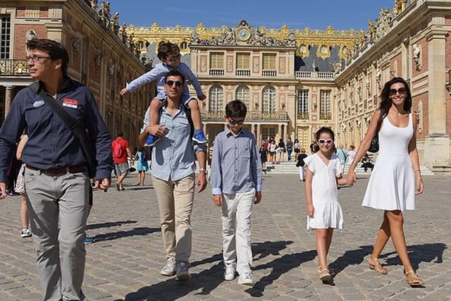 Versailles Private Half Day Guided Tour Hotel Pickup & Transfer