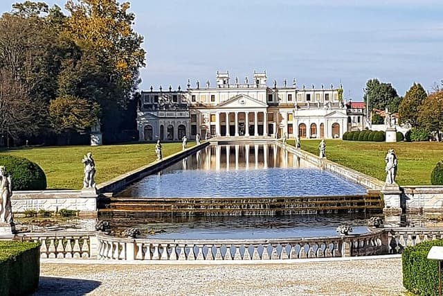 Tour to the Venetian Villas and the Brenta Riviera from Venice