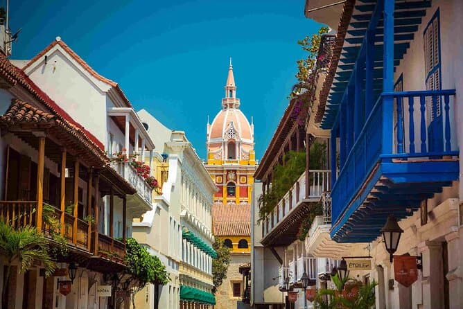 Best Colombia Immersion Tours in Medellín
