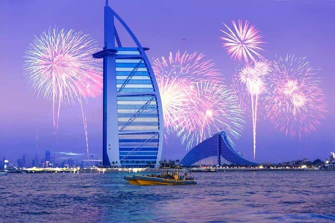 Best Dubai New Year's Eve Boat Tours & Yacht Cruises