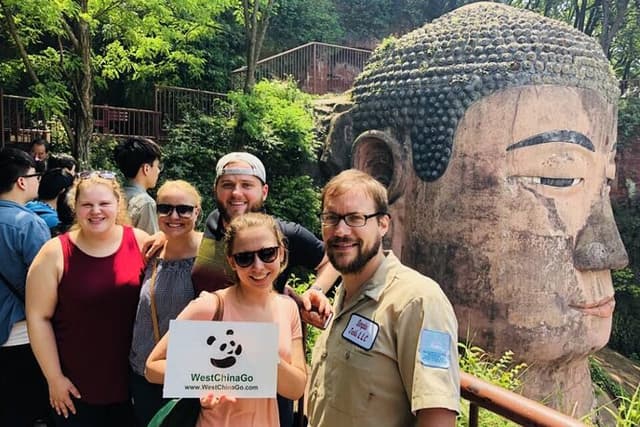 All Inclusive Private Trip to Chengdu Giant Panda Base and Leshan Giant Buddha