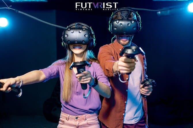 Immersive VR Adventures: Virtual Room Brussels Experience
