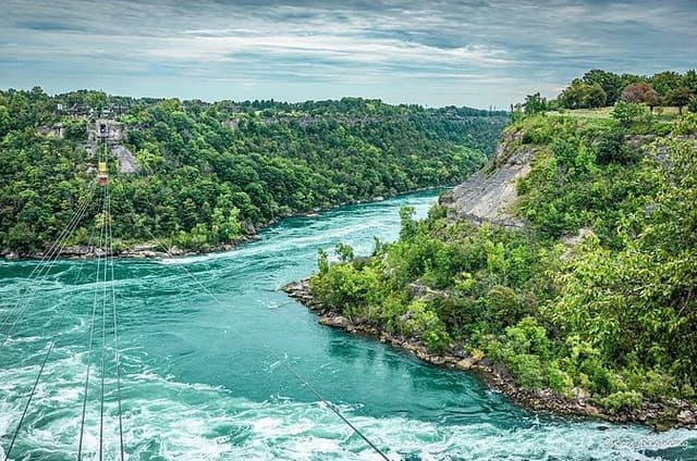 Private Customizable Scenic Niagara Boutique-Winery Day Tour