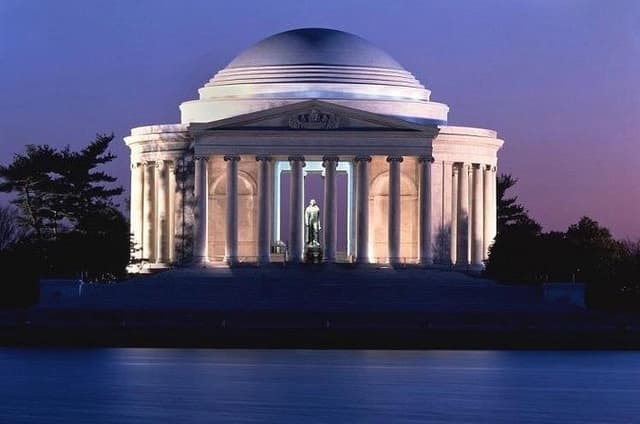 Washington DC Night Tour-starts at 7:30pm