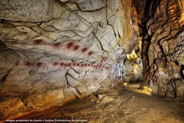 Private Puente Viesgo Caves Full-Day Tour from Santander