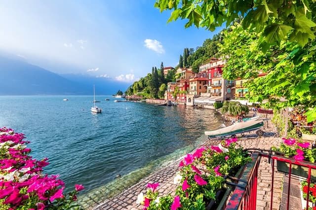 Full-Day Private Tour of Lake Como from Milan