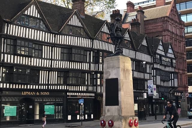 London Quest: Chasing Dickens Through Victorian London