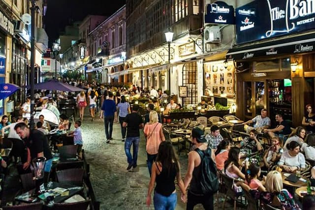 Bucharest Private Old Town Pub and Bar Crawl with Guide