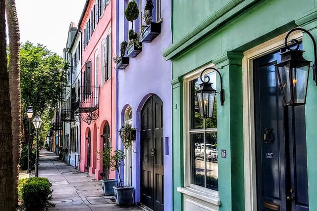 Charleston History Tour - Small Groups Only - History & Alleyways