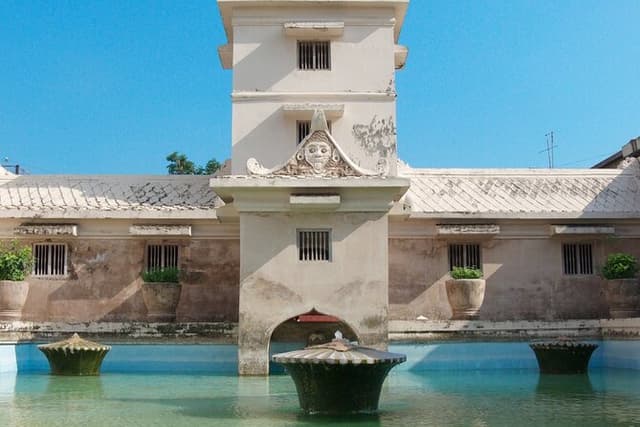 Discover Yogyakarta’s Essentials on a Private Half-Day Tour
