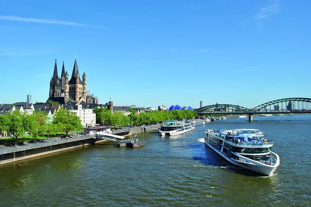 Cologne Rhine River 1-Hour Sightseeing Cruise