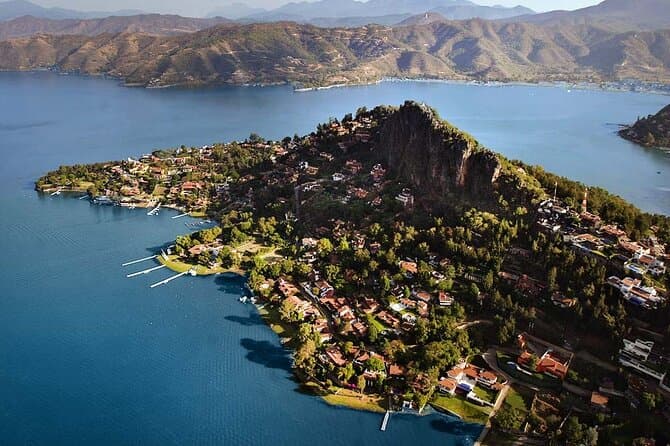 Best Valle de Bravo Day Trip & Lakeside Adventures