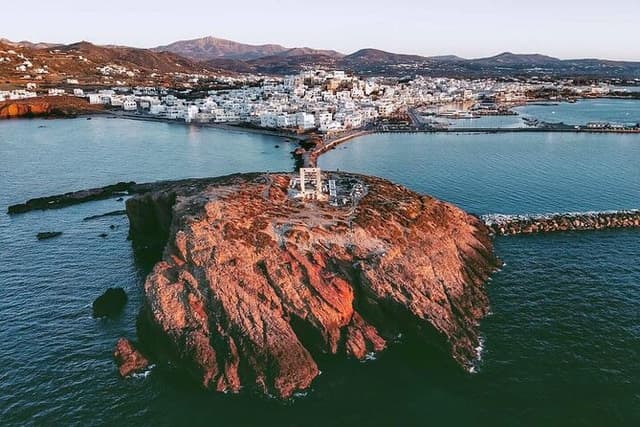Naxos Old Town Private Food Tour with Dinner and Pickup