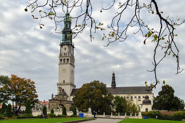 Częstochowa Black Madonna and Lagiewniki Tour from Krakow