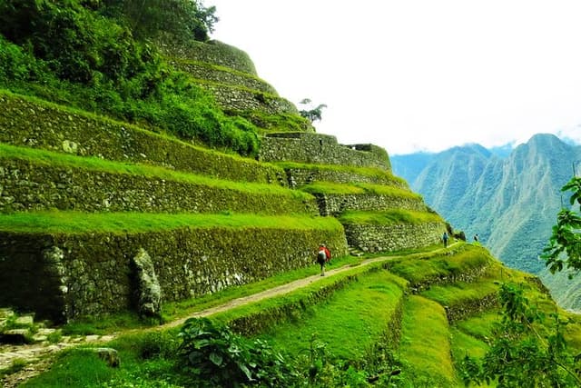 Inca Trail hike 4 days to Machu Picchu with panoramic Train