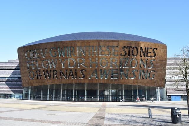 Cardiff Doctor Who Tour of South Wales with Personal Guide.