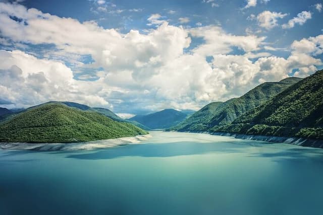 Discover Georgia: Private 4-Day Tour with Airport Transfers
