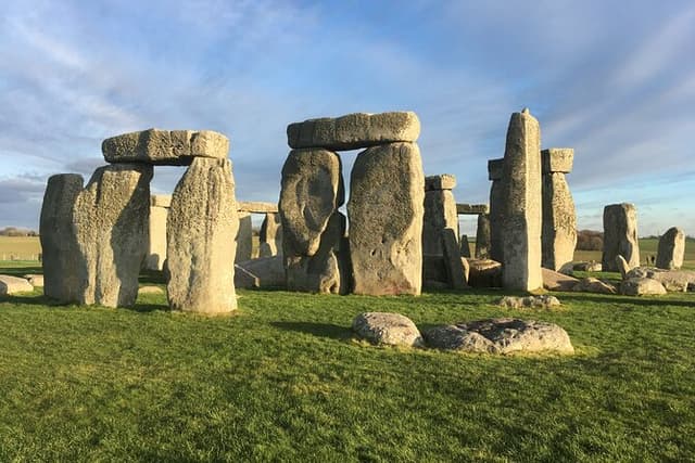 Half-Day Small-Group Tour to Stonehenge from Bath, inc Entry