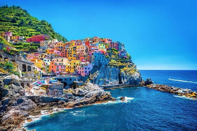 Cinque Terre Small Group or Private Day Tour from Florence