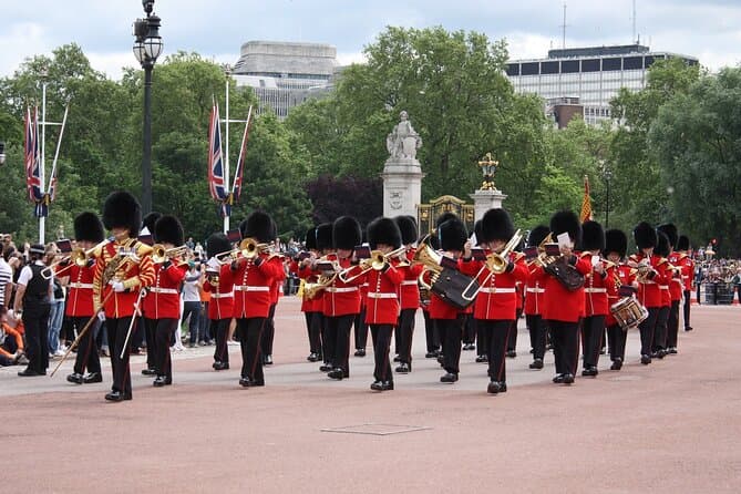 London's Royal Icons: Westminster Abbey & Guard Ceremony