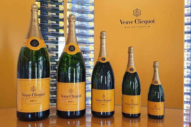 Private Champagne big wineries tour