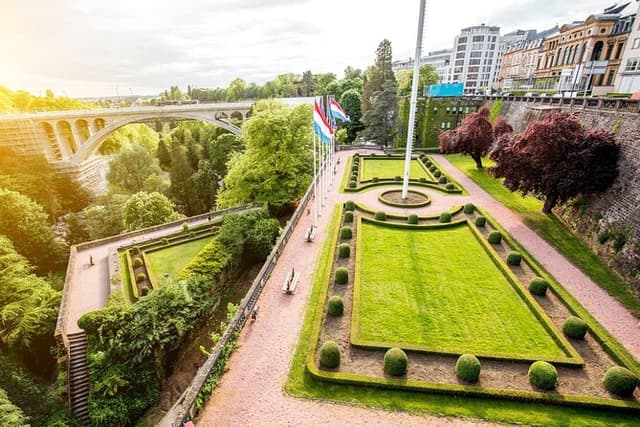 Luxembourg city walking tour