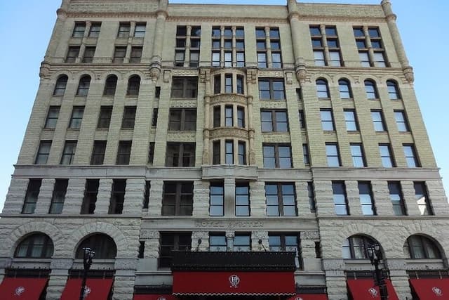 The Ghosts of Milwaukee & the Haunted Third Ward: Private Tour