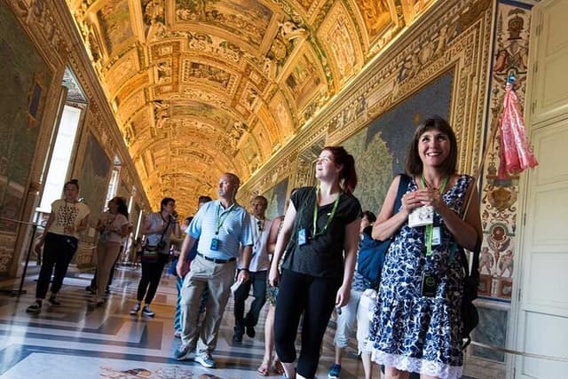Skip the Line Vatican Sistine Chapel & St. Peter's | Small Group