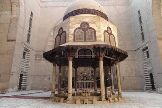 Discover The Historical Mosques In Cairo