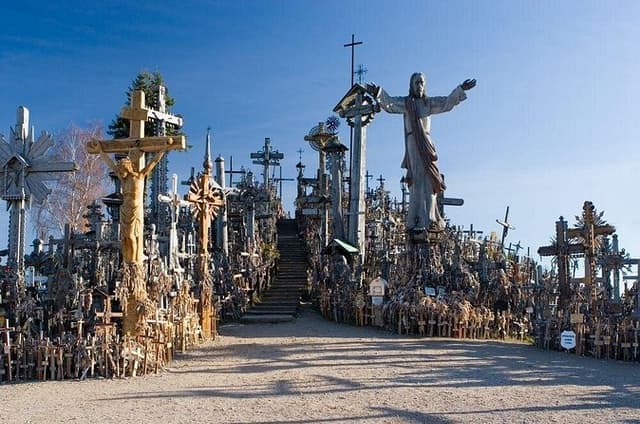 From Vilnius: Private Day Tour to Hill of Crosses & Kleboniskes