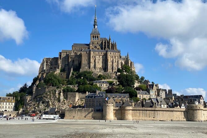 Unforgettable Normandy D-Day & Mont Saint-Michel Adventure