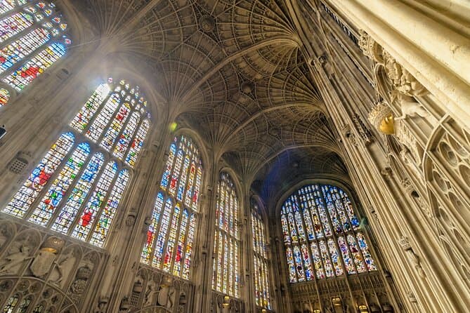 Best Cambridge Walking Tours: Explore Historic Landmarks