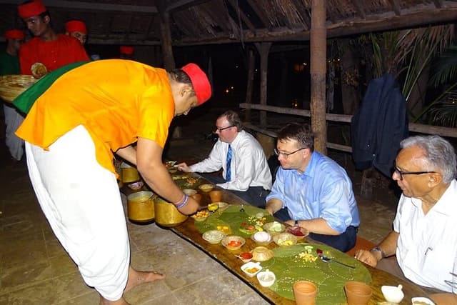 Private Tour of Ahmedabad's nightlife with Traditional Dinner