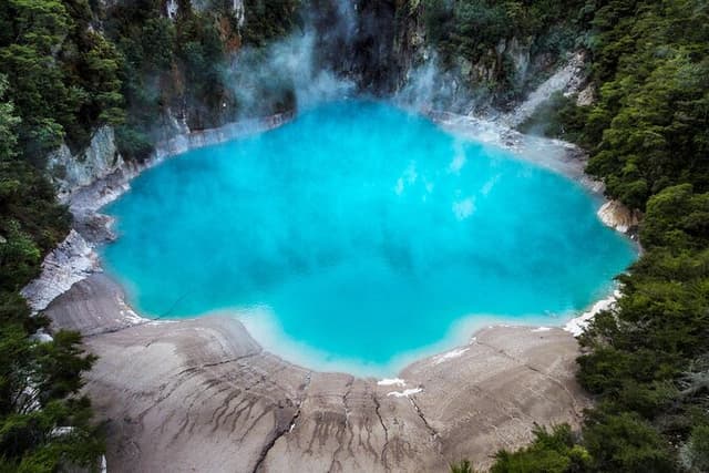 Waimangu Volcanic Valley and Lake Rotomahana Tour