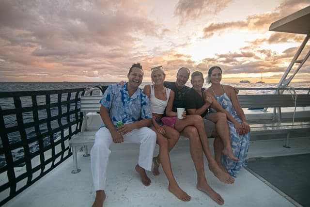 Waikiki: BYOB Sunset Cruise