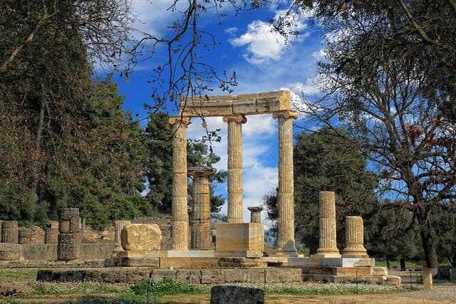 Private local tour of the archaeological site and museum of Olympia