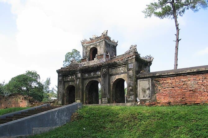 Best Hue Bike Tours to Thanh Toan Village
