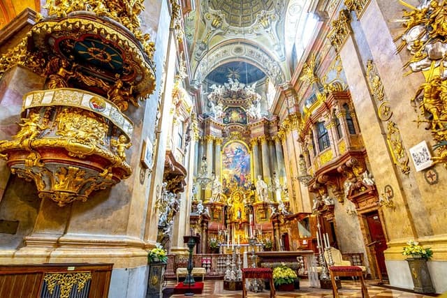 Vienna: Old Town Highlights Private or Group Walking Tour