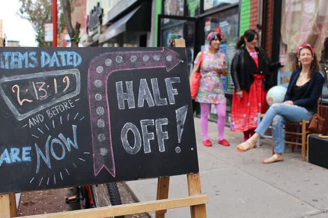 Vintage Thrift Quest Walking Tour in Philadelphia